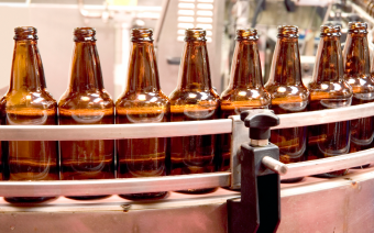 啤酒玻璃瓶流水线自动喷码