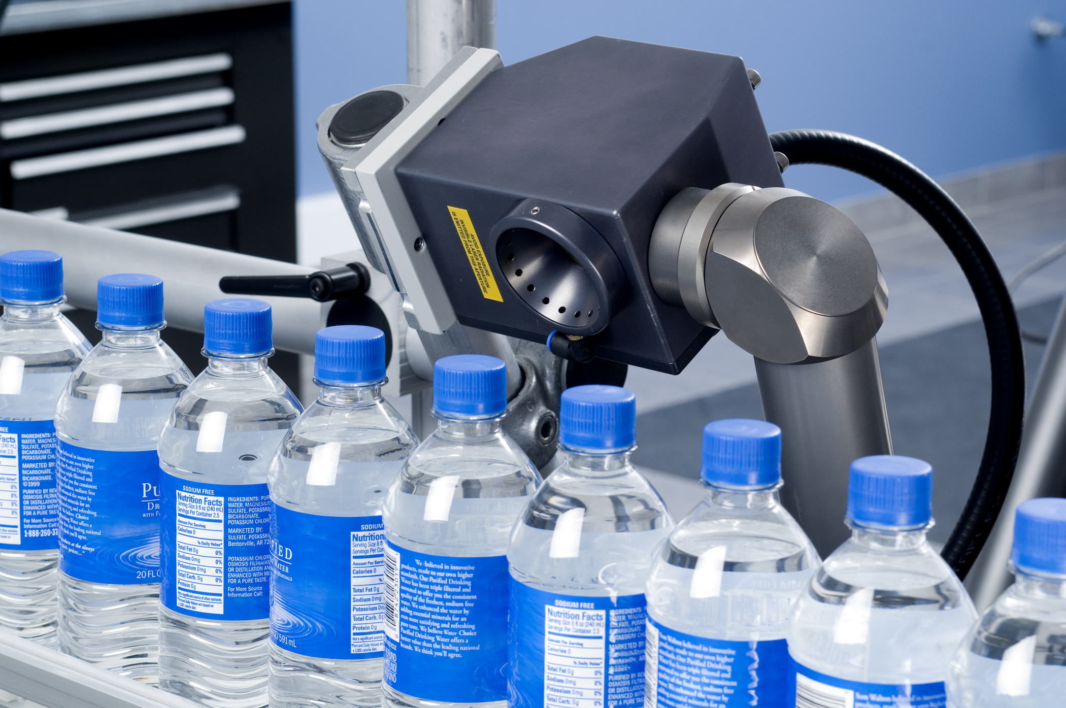 伟迪捷3430 瓶盖喷码机作业过程图