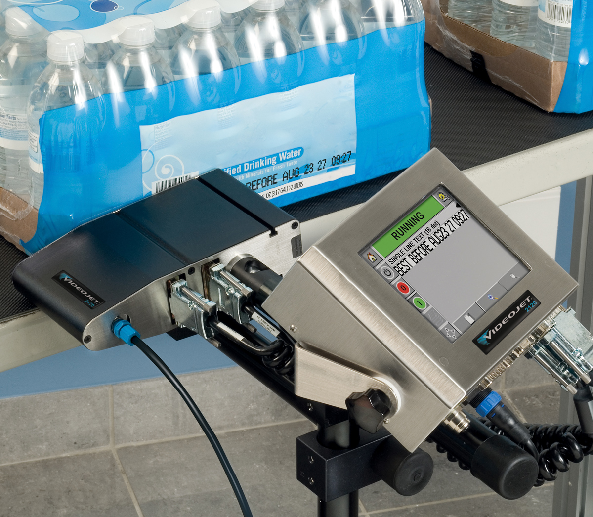 大字符喷码机在收缩包装喷码