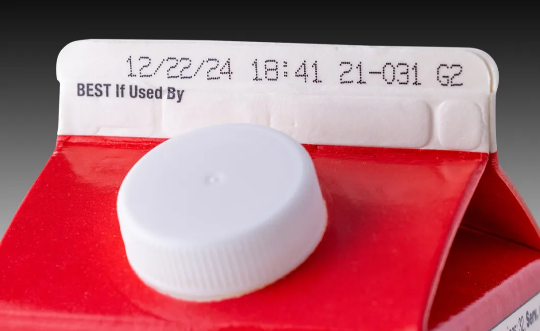 在牛奶纸盒喷印日期编码